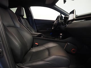 SUV Toyota C-HR 10 av 24