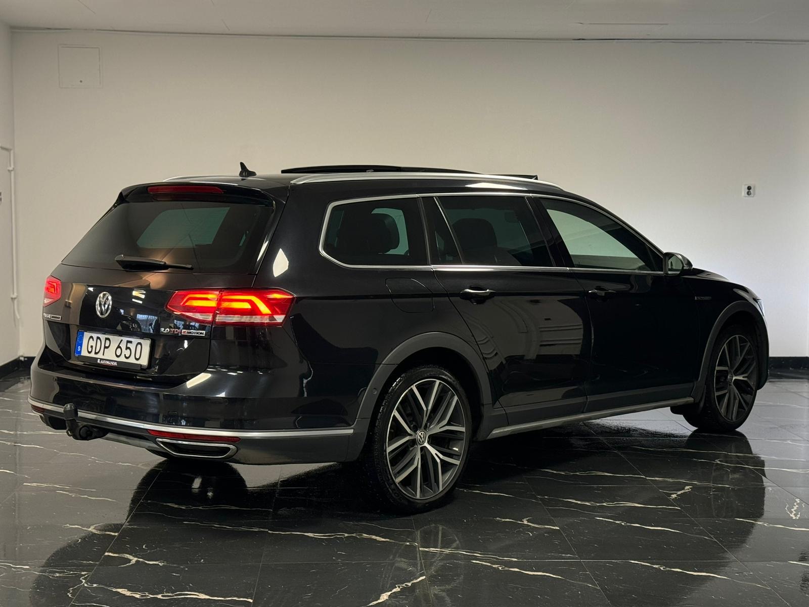 Volkswagen Passat 2016, photo 4/47