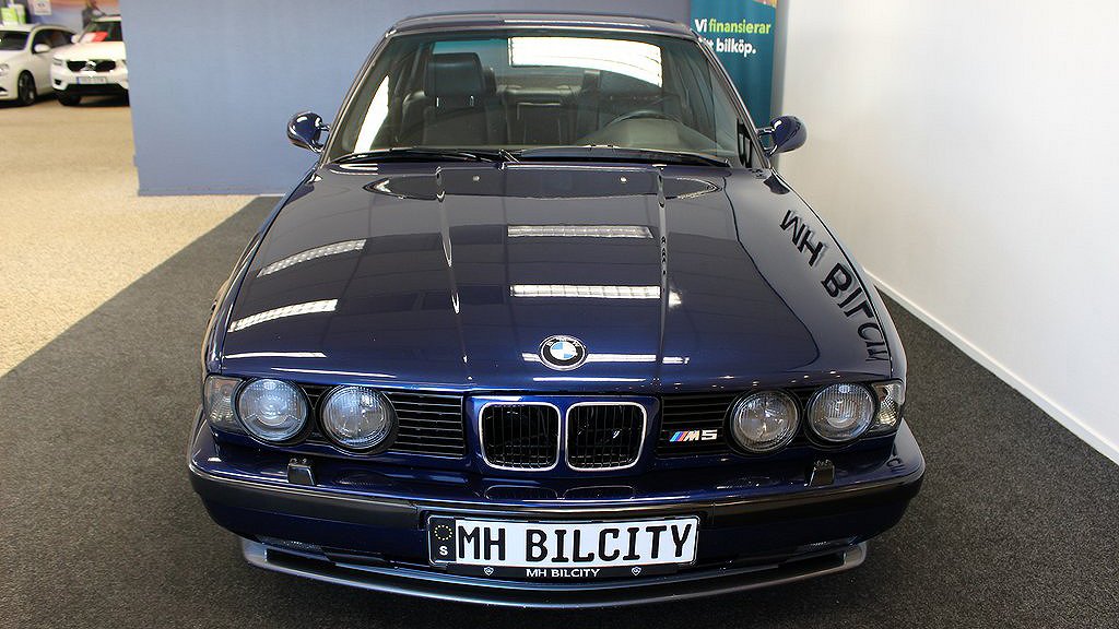 BMW M5 har rullat 18 310 mil. 