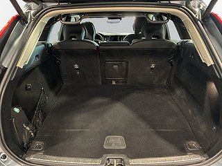 Volvo XC60 T8 AWD Inscription Drag Pano Navi Kamera S&V-däck