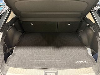 SUV Nissan Ariya 25 av 27