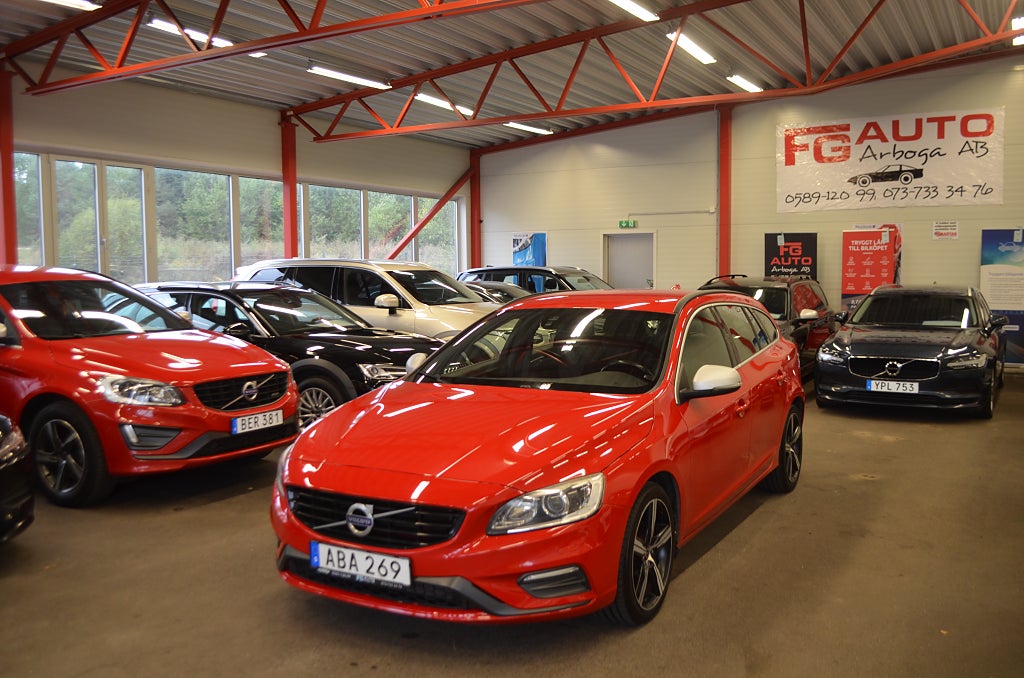 Volvo V60 D2 R-Design 120 hk D-Värmare Drag Nybytt Kamrem Euro 6