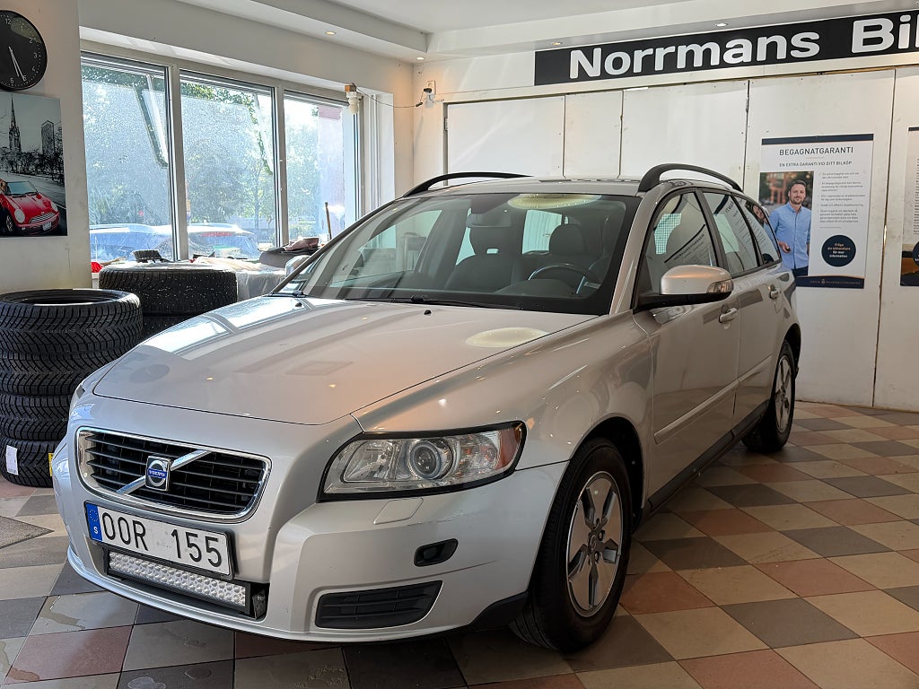 Volvo V50 1.8F Kinetic Nyservad/Besiktad/M+Värmarem