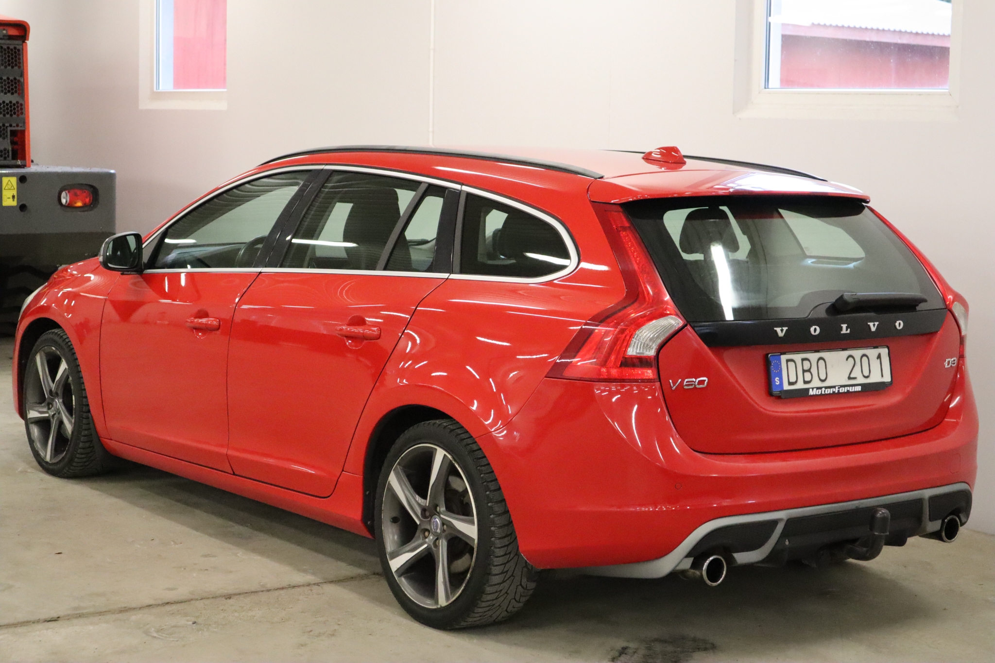 Volvo V60 D3 R-Design 2012, bild 2/39