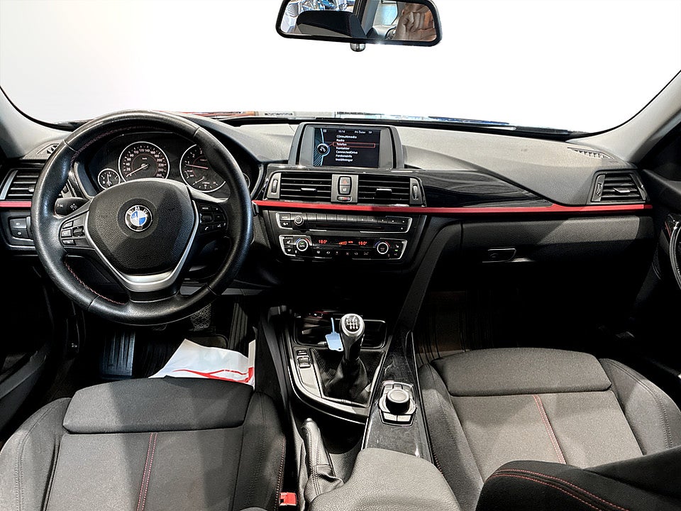 Bild på BMW 328i Touring Sport Line 245hk BACKSENSORER