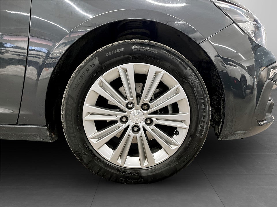 Bild på Peugeot 308 5D Allure 1.2 PT 130hk Aut CARPLAY BACKSENSORER