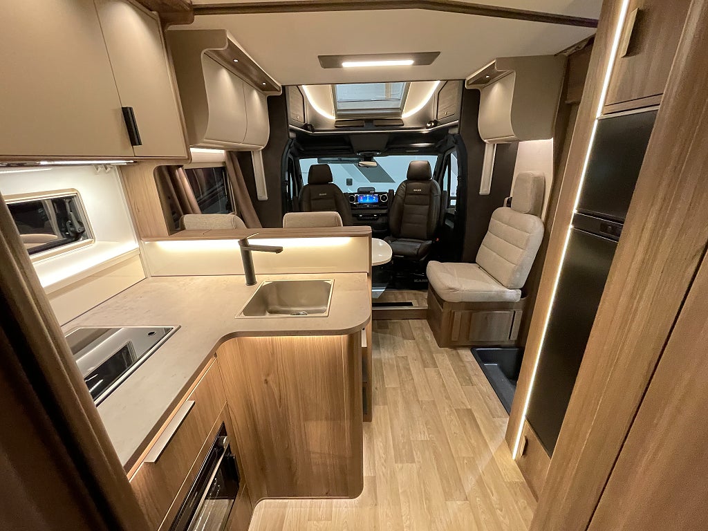 Kabe TMX 810 LGB /5 bältad/Mercedes 170hk/ALDE/Taksäng - Kabe