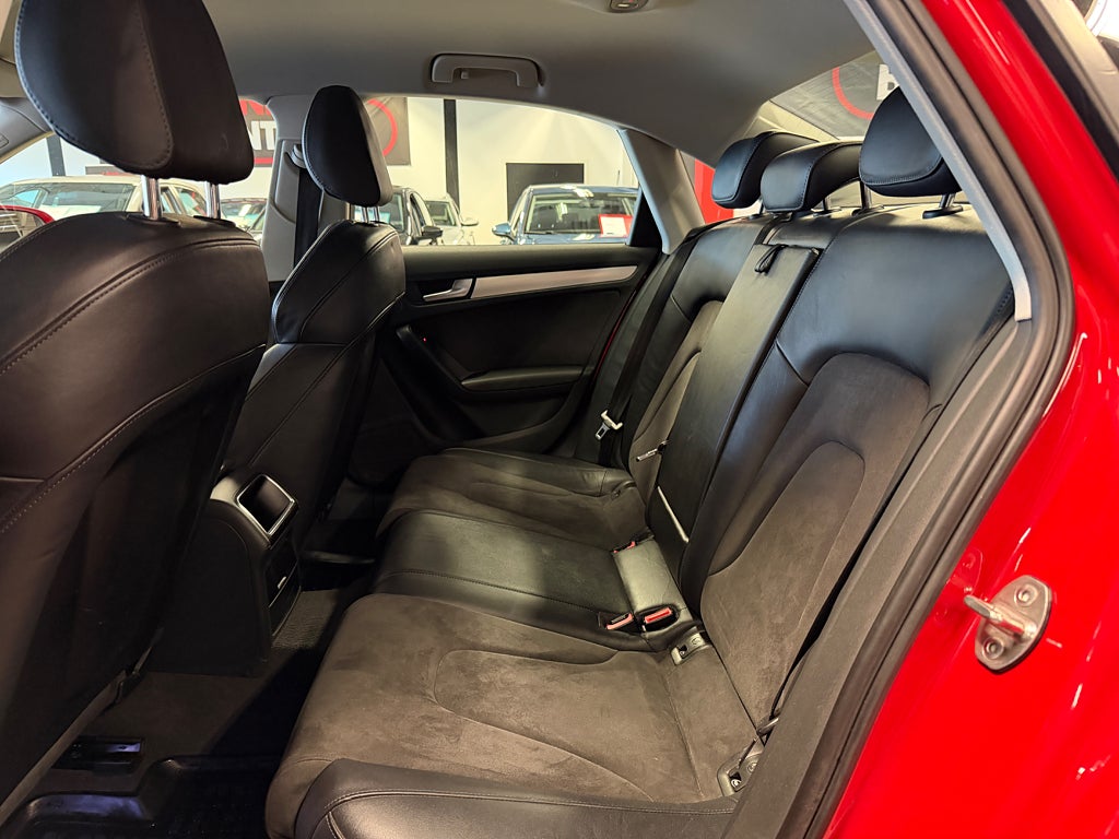 Audi A4 2010 - miniatyr 26