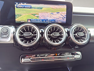 SUV Mercedes-Benz GLB 8 av 11