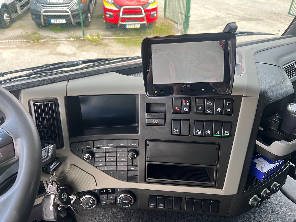 Volvo FM13 410 6x2 Skåpbil, *17 400 Mil*, Euro 6