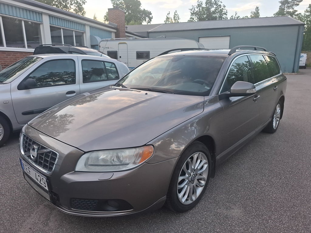Volvo V70 2.4D Business Momentum