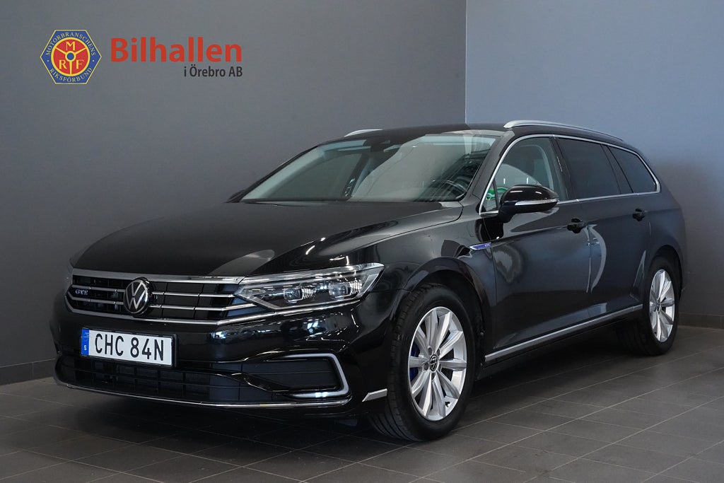 Volkswagen Passat Sportscombi GTE 1.4 TSI Cockpit Värmare Drag Kamera Gps