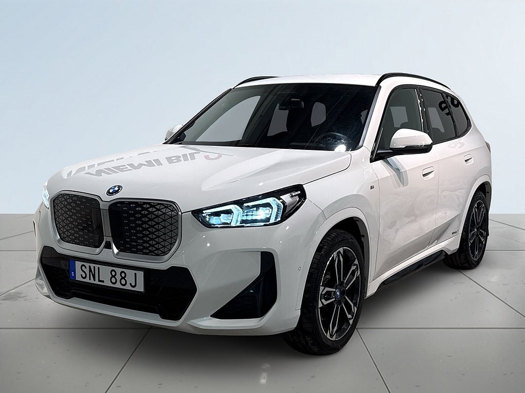 BMW X1 i xDrive30 M Sport Drag HuD 360° GPS H/K S/V-hjul