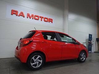 Halvkombi Toyota Yaris 7 av 21