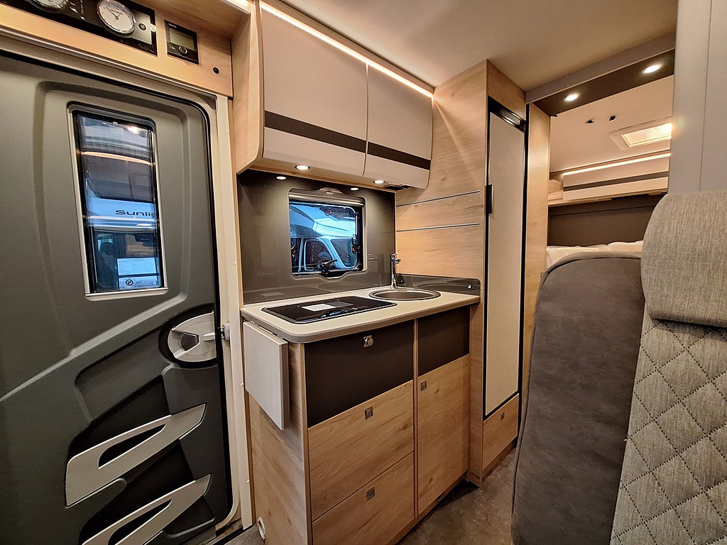 Dethleffs Globebus I6 Active Långbädd, Automat, Solcell, Vinter Komfort Pa