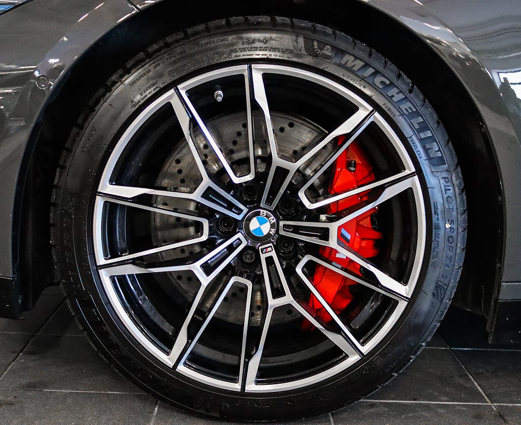 BMW M4 Competition xDrive Coupé Pano Kolfiber H/K ( SE SPEC )