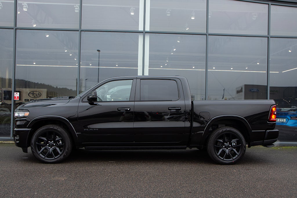 Dodge RAM 1500 Laramie Night Edition 420hk LÅG SKATT OMG LEV