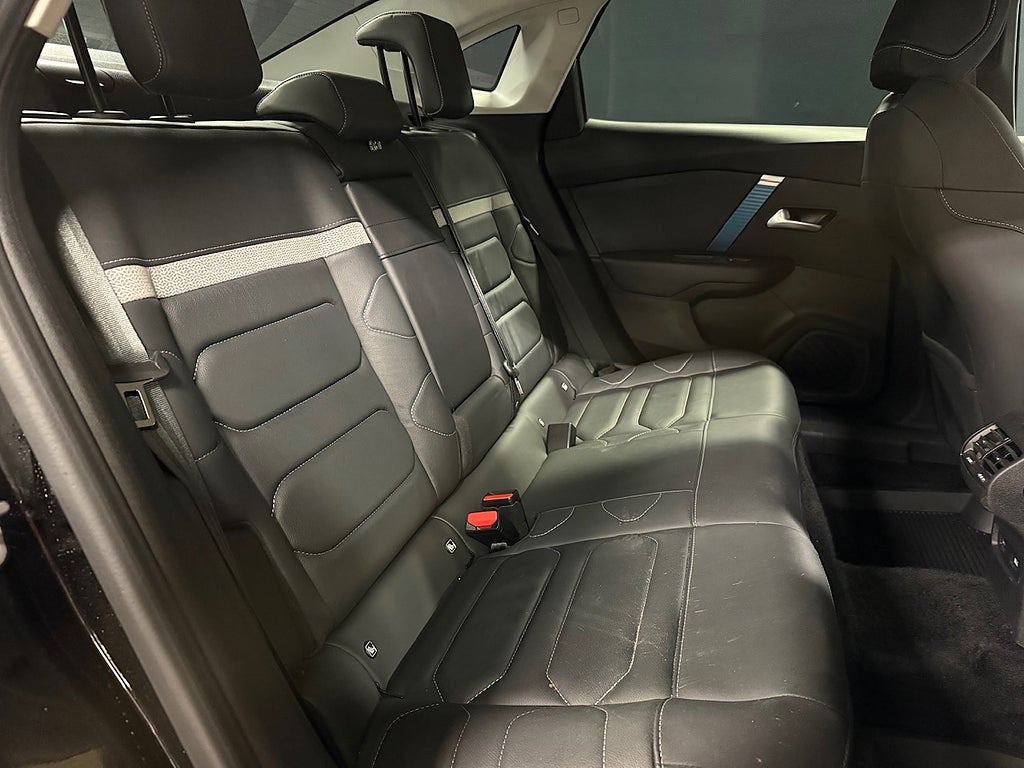 Bild på Citroën e-C4X X SHINE Exklusive Electric 136hk Back/Nav