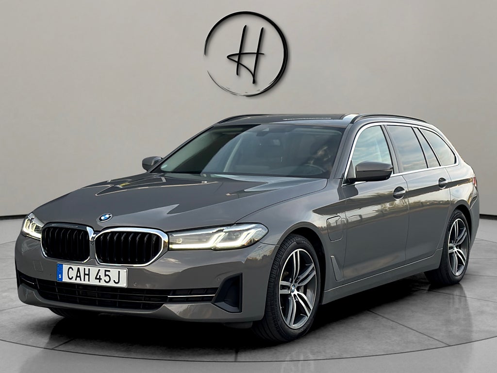 BMW 530e xDrive 1-Ägare Laser HUD Drag Läder Display Key *SE-UTR