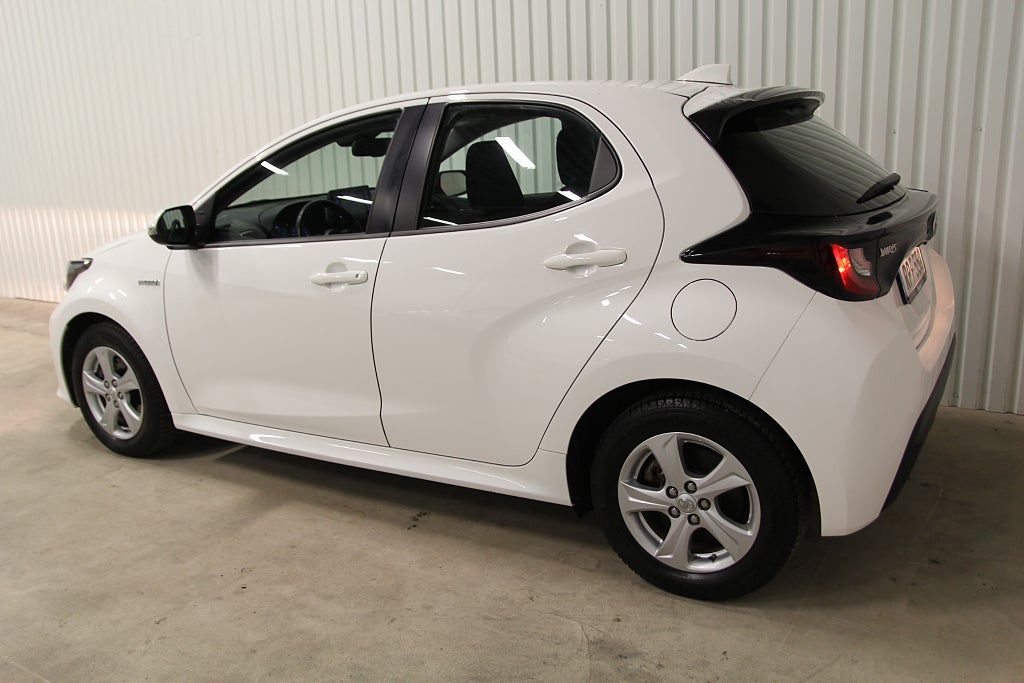Toyota Yaris Hybrid CVT Active Facelift 2021 "SÅLD"