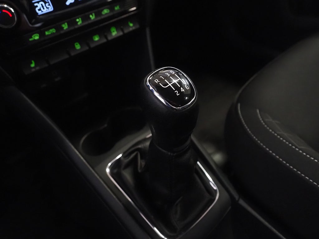 Skoda Rapid Spaceback 1.2 TSI 110hk Style Motorvärmare P-Sensorer 2017