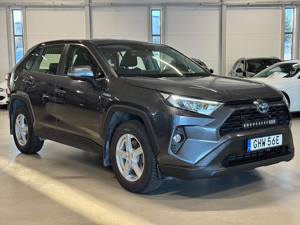 Toyota RAV4 Hybrid AWD-i AUT M-VÄRME FULLSERVAD V-HJUL DUBB