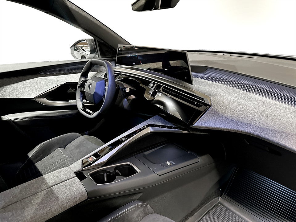 Bild på Peugeot 3008 GT Ultimate+ Hybrid - OMGÅENDE LEVERANS!