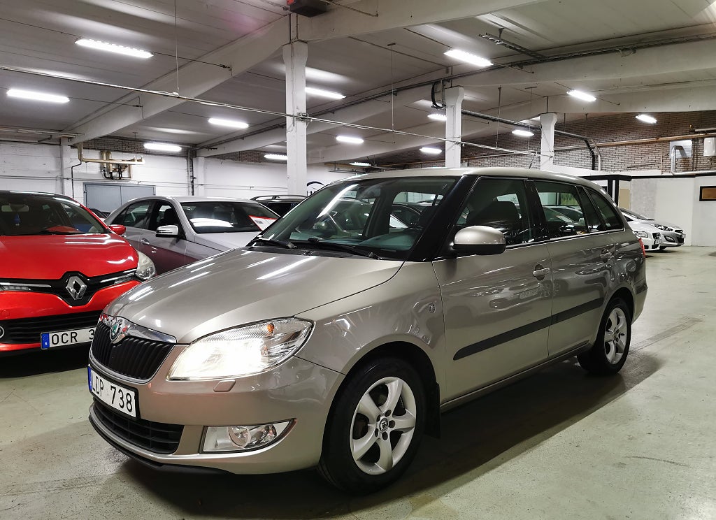 Skoda Fabia Kombi 1.6 TDI Elegance Euro 5 & Dragkrok 