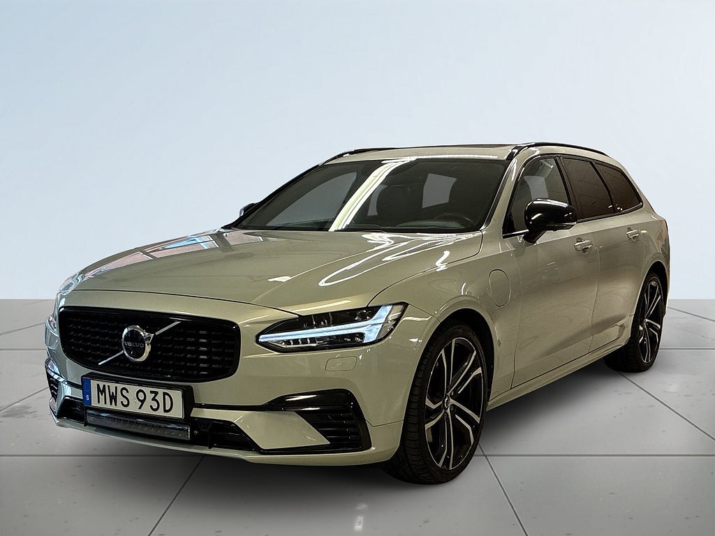 Volvo V90 PLUG-IN T8 AWD R-Design Drag HuD 360° B&W Pano Navi S&V