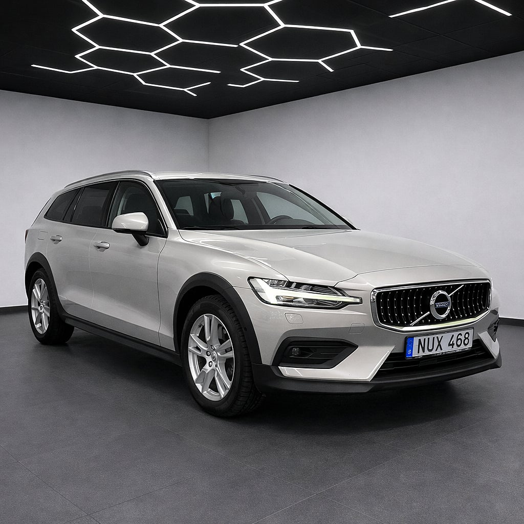 Volvo V60 Cross Country D4 (190hk) AWD Momentum*1400kr/mån*B-kamera