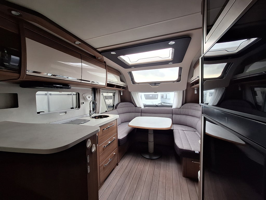 Knaus Scandinavian Selection 750 UFK Barnkammare