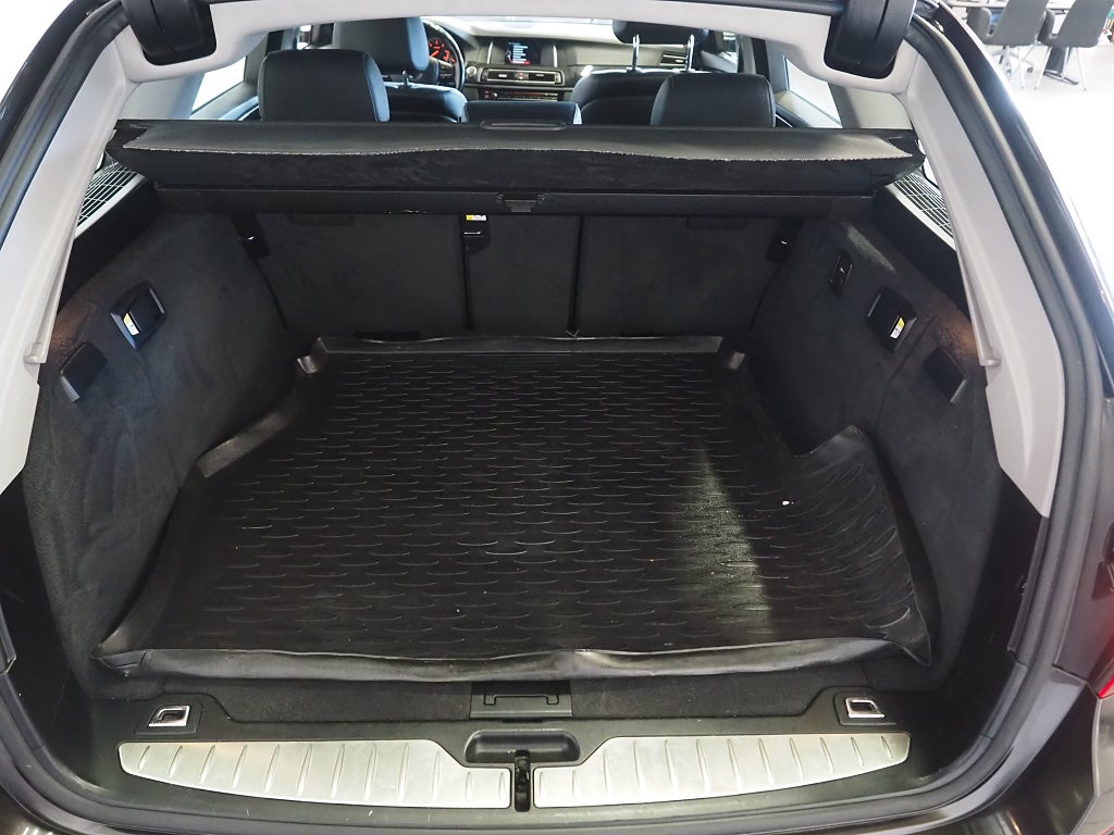 BMW 520d xDrive 190hk Touring Steptronic |Drag|D-värm|Skinn| 2016