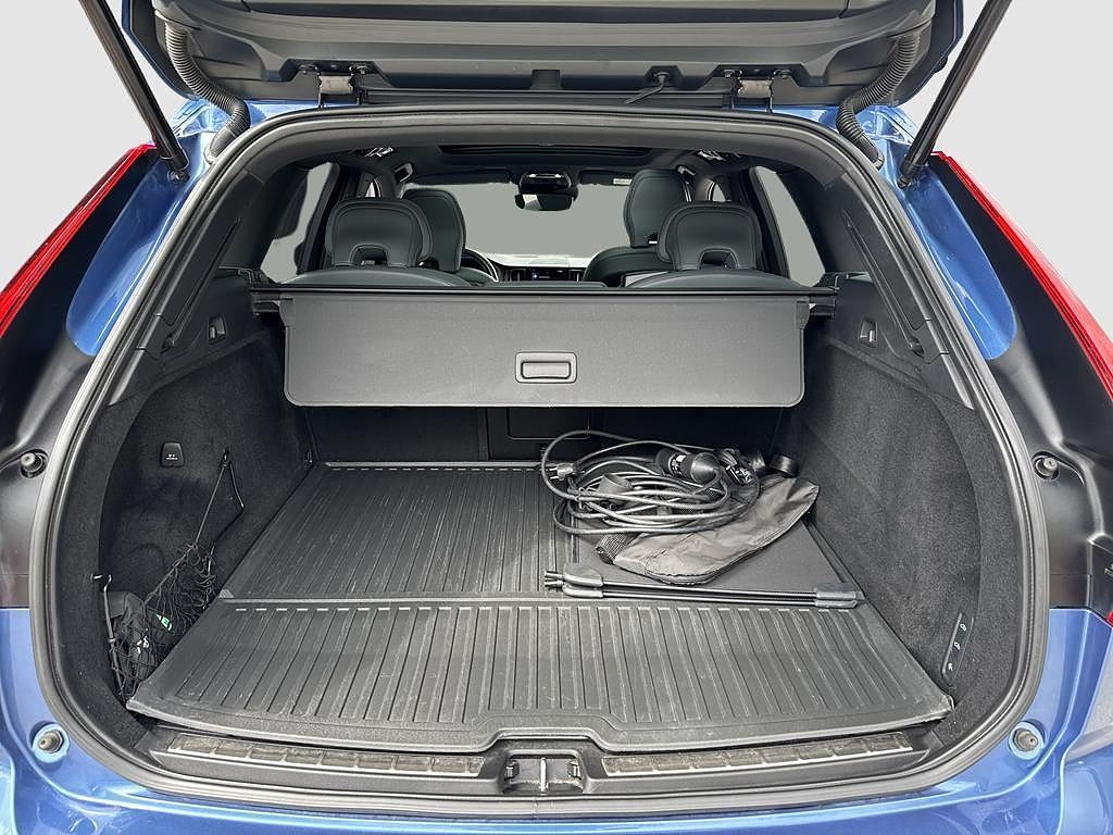 Volvo XC60 2021 - miniatyr 10