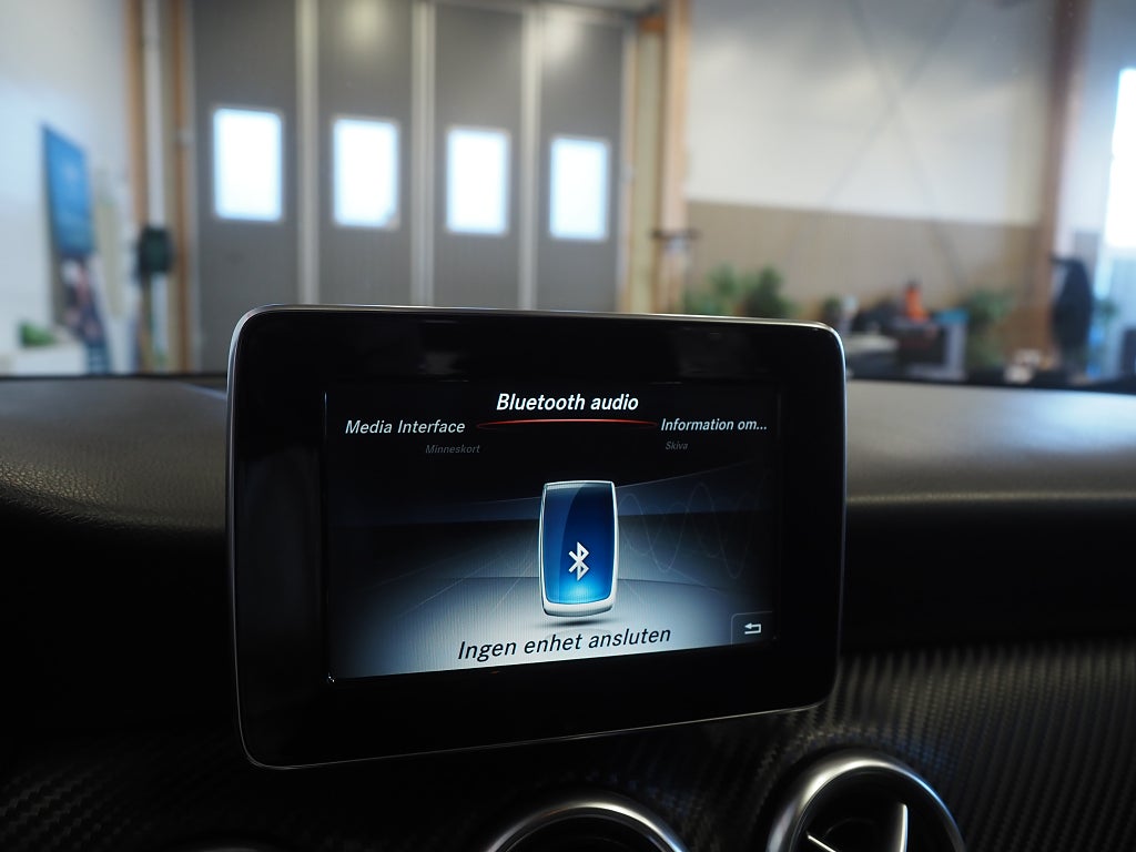 Mercedes-Benz A 180 d 7G-DCT AMG Line Kamera Pano Navi Låga mil 2018