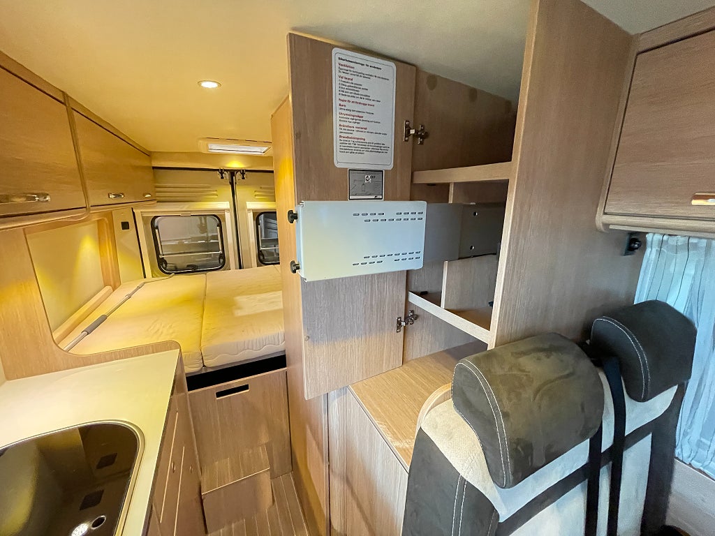 Roadcar 600 / B-körkort / Under 6m / Cykelställ /   - Roadcar