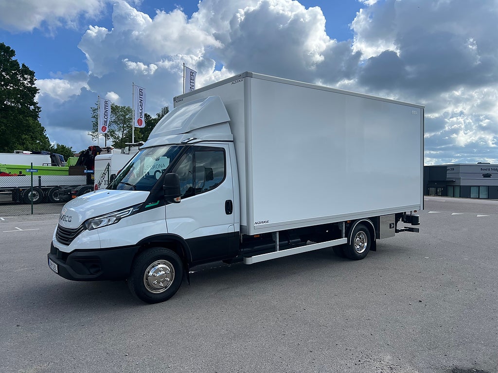 Iveco Daily 72C14G A8 CNG Skåpbil med Z-Lift