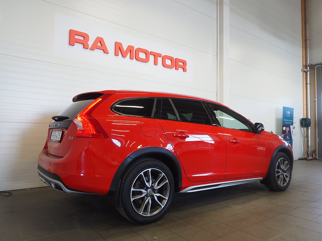 Volvo V60 Cross Country D4 Geartronic 190hk Summum Värmare Skinn P-Sen 2017