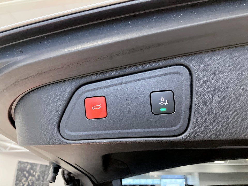 Bild på Peugeot 3008 GT Ultimate Business 1.6 180hk Aut B-KAMERA CARPLAY