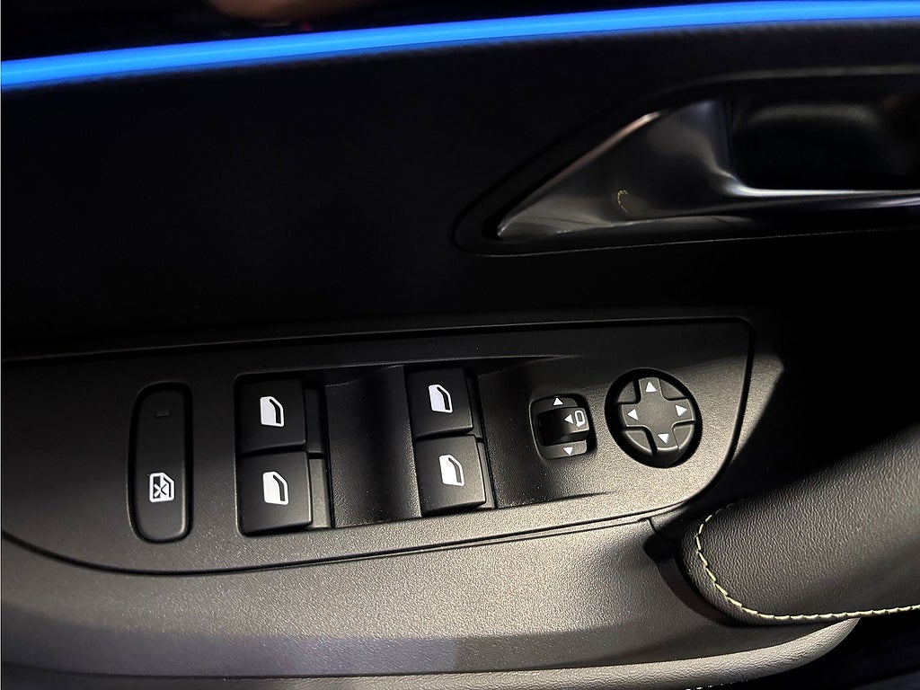 Bild på Peugeot 2008 GT 1.2 PT 130hk Aut - B-KAMERA, CARPLAY