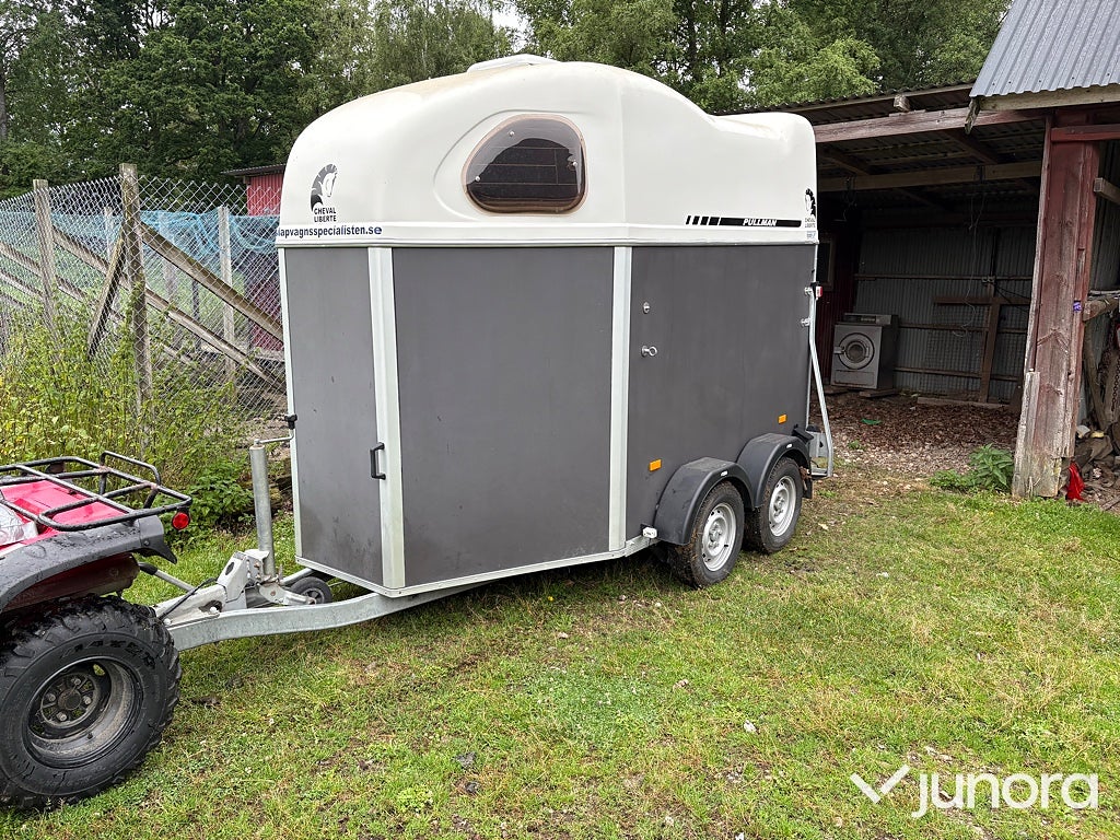 CHEVAL LIBERTE Gold Pullman V2