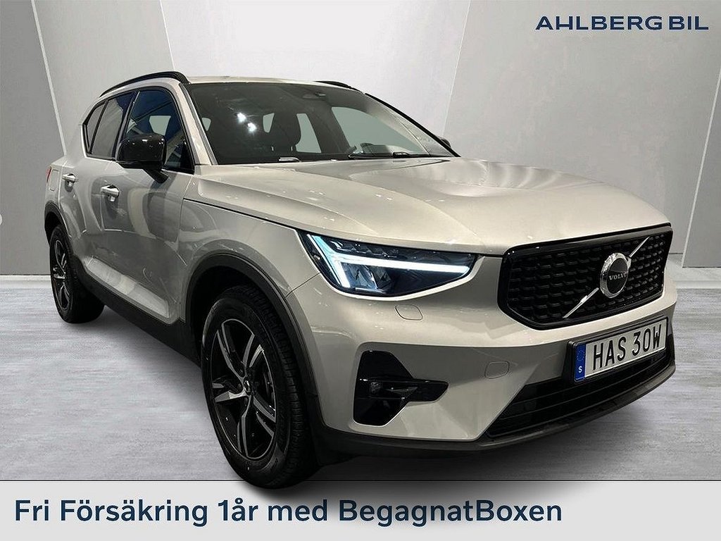 Volvo XC40 B3 FWD Bensin Plus Dark, Klimatpaket, Driver assistance