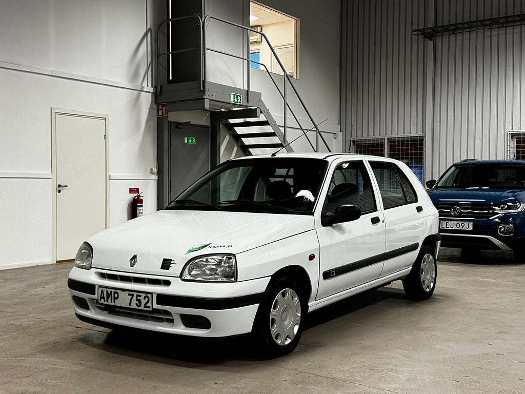 Renault Clio Electrique 12 kWh 29hk 1997/SVSÅLD/IKON