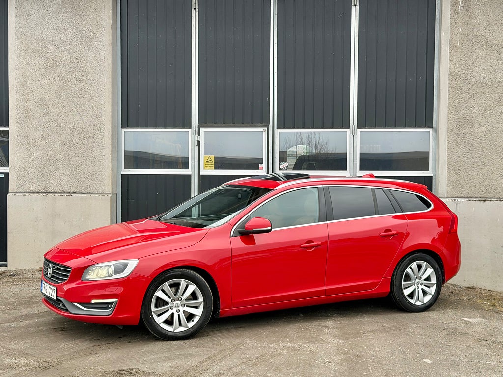 Volvo V60 D4 AWD Summum Taklucka Navi Värmare VOC Blis Se spec 