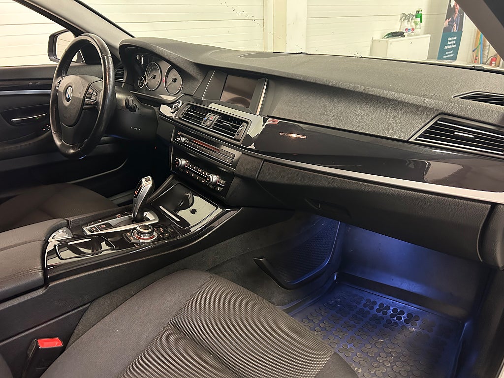 BMW 520 d xDrive Touring Steptronic 190hk |PDC|Rattvärme| 2015
