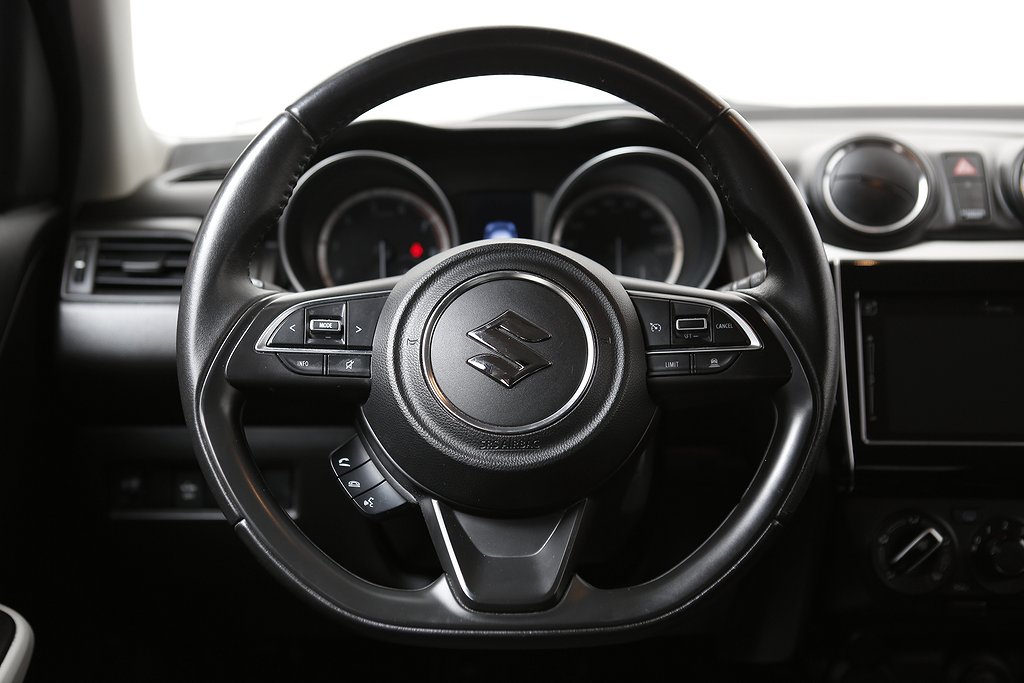 Suzuki Swift 1,2 90hk 5D Adaptiv Farthålllare Backkamera 2018