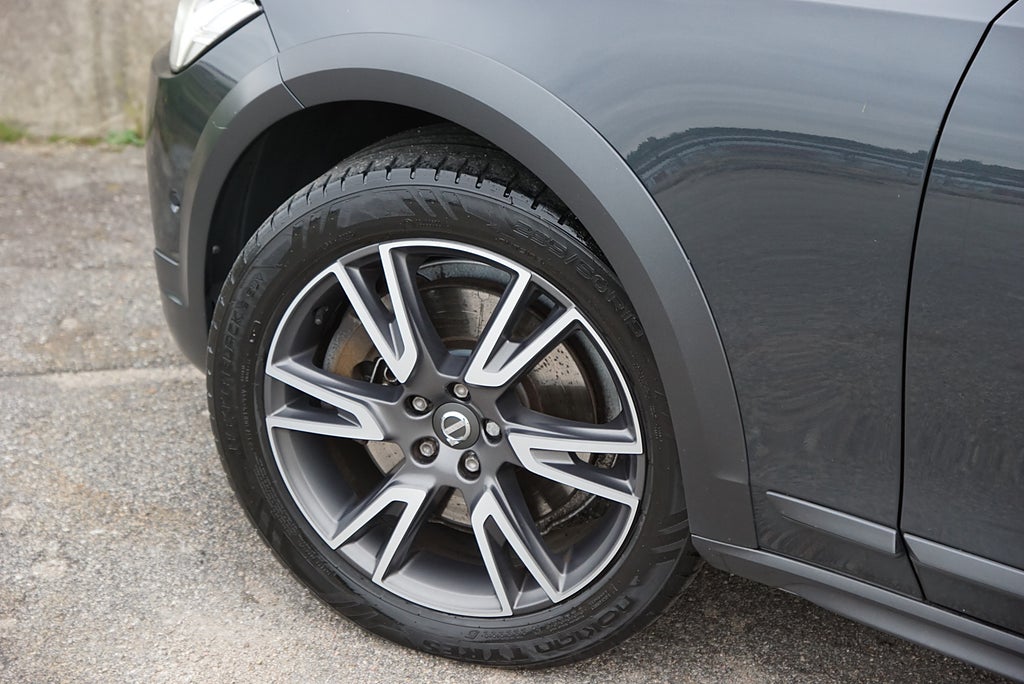 Volvo V90 Cross Country D4 AWD Pro 1-Brukare Drag Värmare Fullservad V