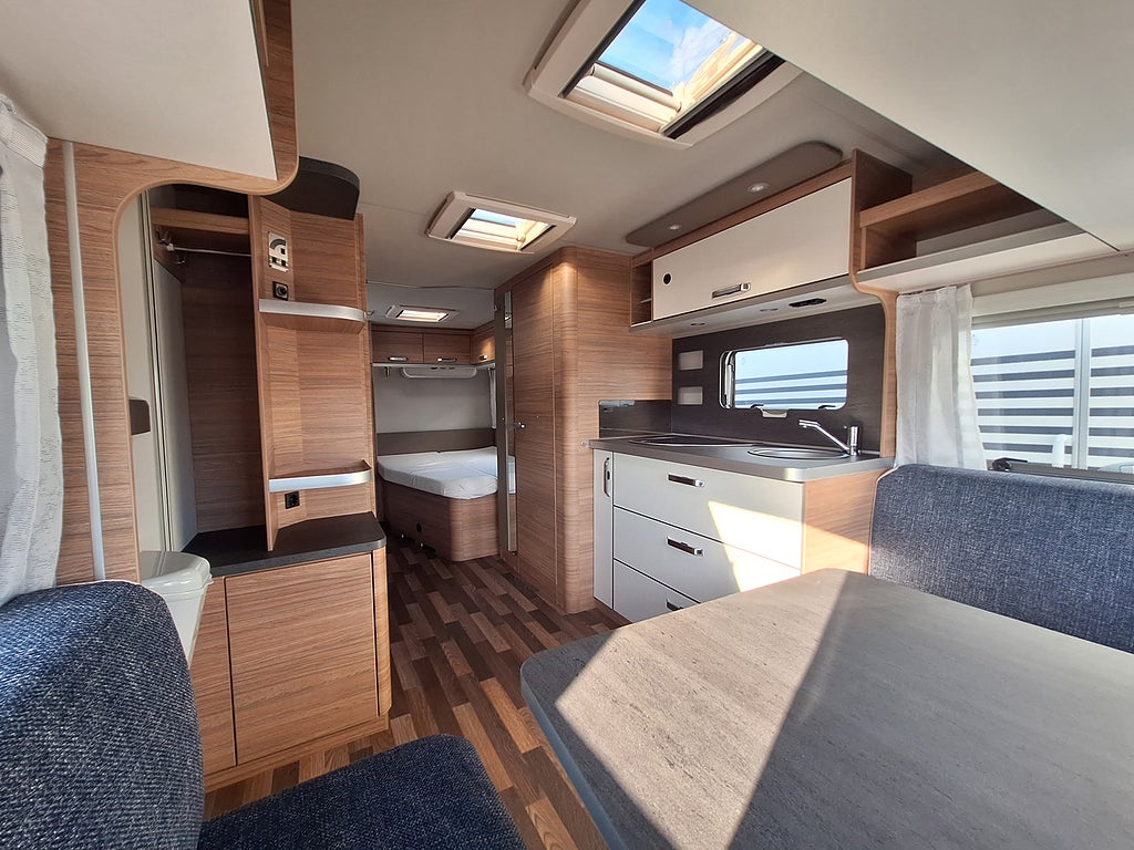 Weinsberg Cara One 550 UK Barnkammare: 3 Bäddar, Tält -24