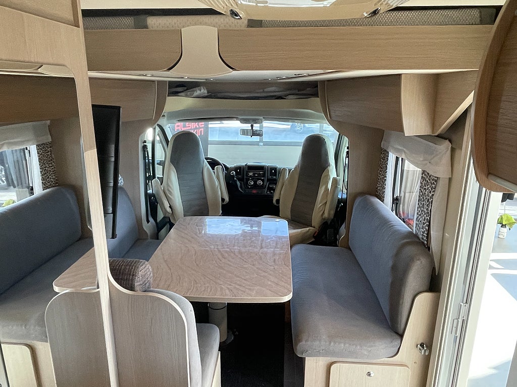 Bürstner Ixeo 585 / Taksäng / Under 6m / B-kort / Solcell / AC-Bodel /  - Bürstner