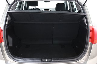 Halvkombi Kia Venga 16 av 18