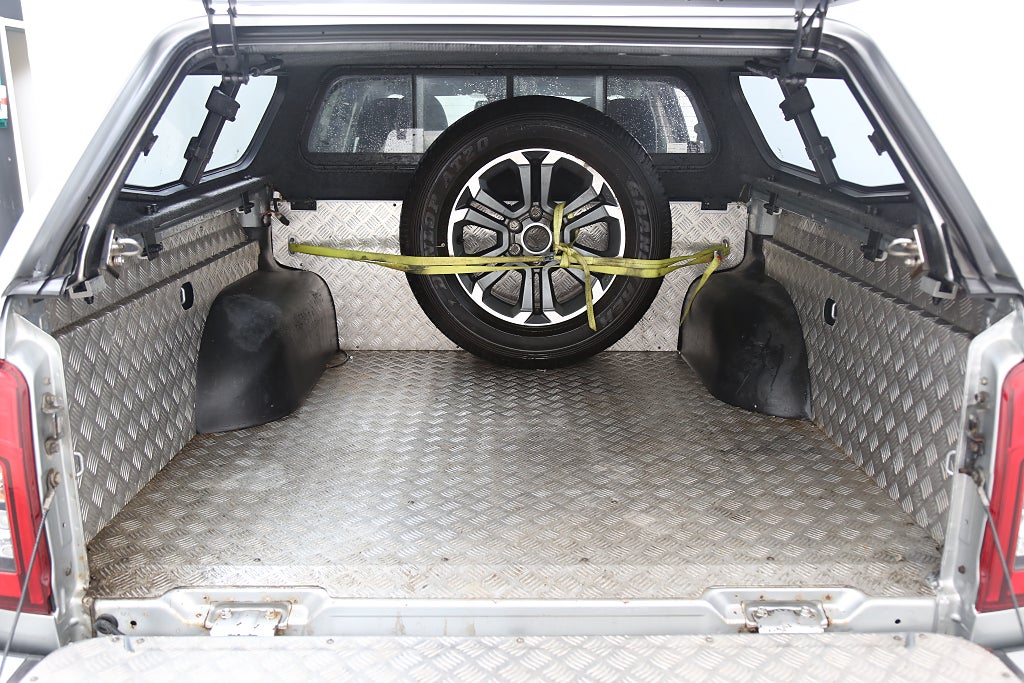 Mitsubishi L200 Dubbelhytt 2,2 Di-D 4WD Premium Kåpa Drag Leasbar 2020